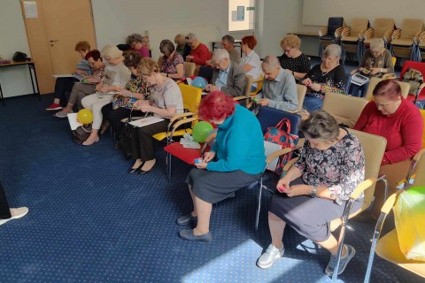 ĆWICZENIA PAMIĘCI I KONCENTRACJI SENIORÓW NA WESOŁO