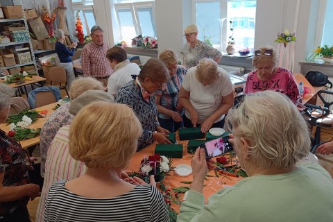 Warsztaty florystyczne dla seniorów