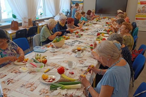 Warsztaty artystyczne dla seniorów - carving