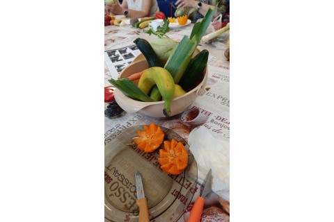 Warsztaty artystyczne dla seniorów - carving