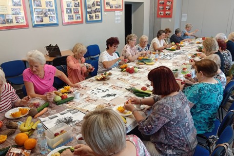 Warsztaty artystyczne dla seniorów - carving