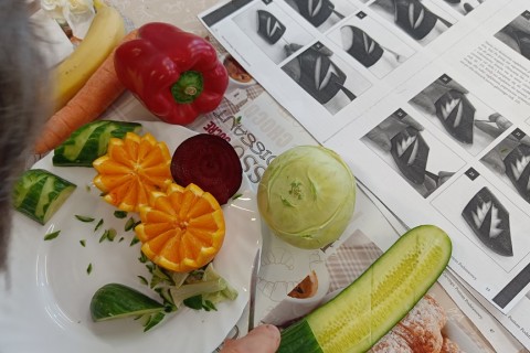 Warsztaty artystyczne dla seniorów - carving