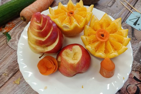 Warsztaty artystyczne dla seniorów - carving