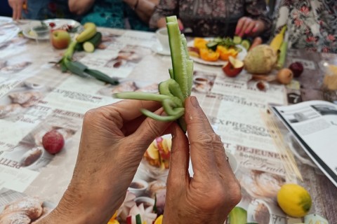 Warsztaty artystyczne dla seniorów - carving