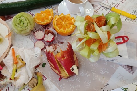 Warsztaty artystyczne dla seniorów - carving