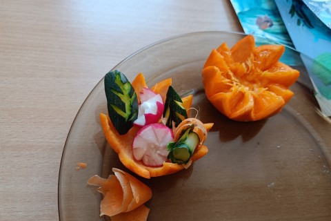 Warsztaty artystyczne dla seniorów - carving