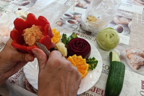 Warsztaty artystyczne dla seniorów - carving