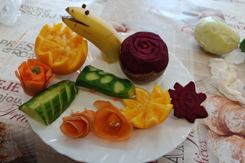 Warsztaty artystyczne dla seniorów - carving