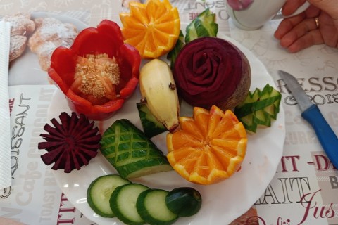 Warsztaty artystyczne dla seniorów - carving