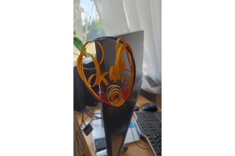 Warsztaty  seniorów - pocztówki metodą quillingu