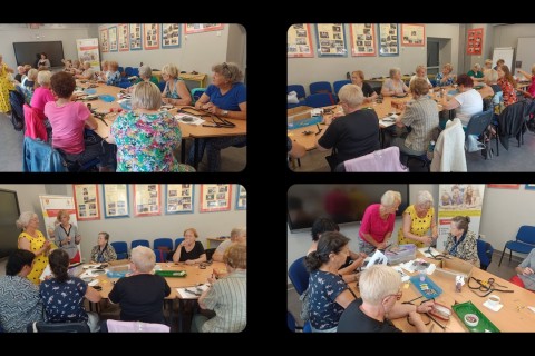 Warsztaty kreatywne dla seniorów - Biżuteria z zamków błyskawicznych