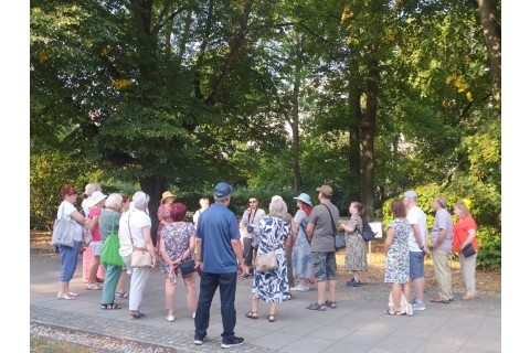 Seniorzy szlakiem WidziMisiów - spacer