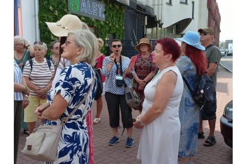 Seniorzy szlakiem WidziMisiów - spacer