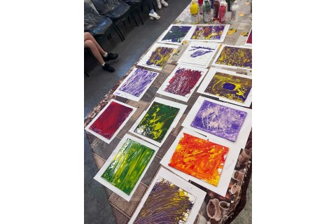 Warsztaty kreatywne dla dzieci od 10 lat - „Malowanie metodą Pouringu”