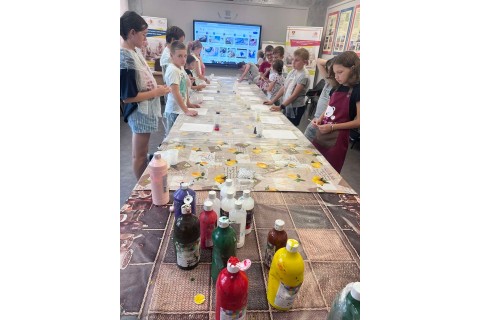 Warsztaty kreatywne dla dzieci od 10 lat - „Malowanie metodą Pouringu”