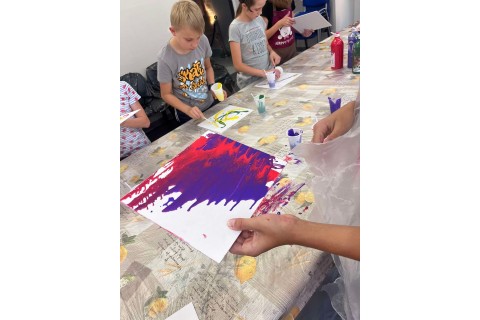 Warsztaty kreatywne dla dzieci od 10 lat - „Malowanie metodą Pouringu”
