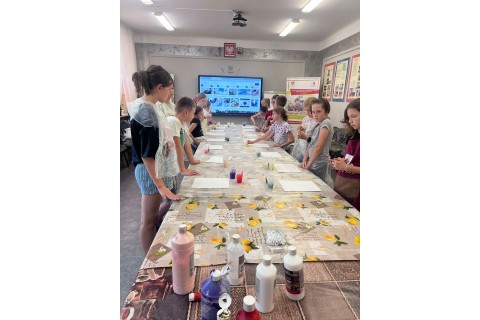 Warsztaty kreatywne dla dzieci od 10 lat - „Malowanie metodą Pouringu”