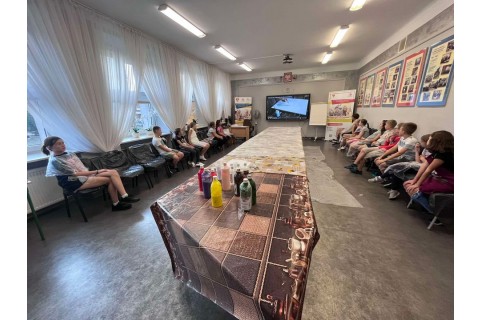 Warsztaty kreatywne dla dzieci od 10 lat - „Malowanie metodą Pouringu”