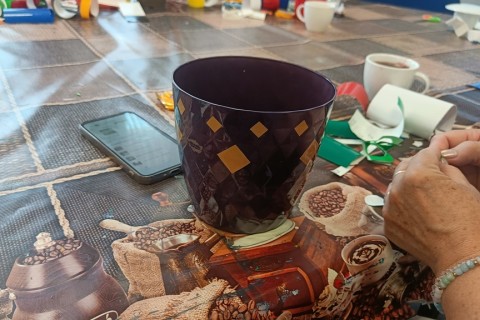 Warsztaty artystyczne dla seniorów - mozaika