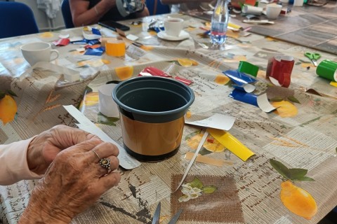 Warsztaty artystyczne dla seniorów - mozaika