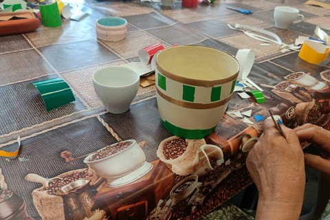 Warsztaty artystyczne dla seniorów - mozaika