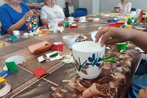 Warsztaty artystyczne dla seniorów - mozaika