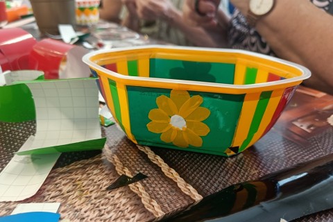 Warsztaty artystyczne dla seniorów - mozaika