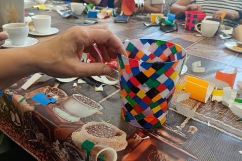 Warsztaty artystyczne dla seniorów - mozaika