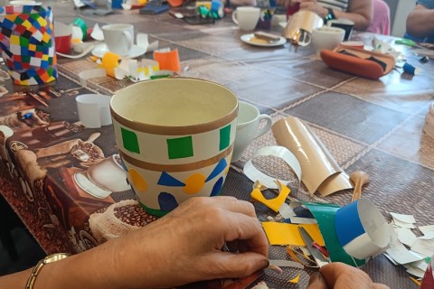 Warsztaty artystyczne dla seniorów - mozaika