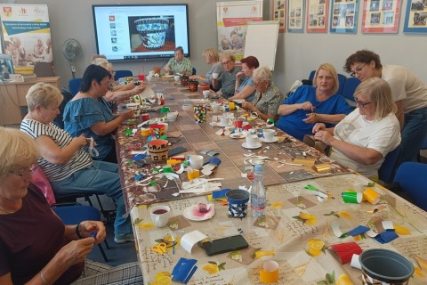 Warsztaty artystyczne dla seniorów - mozaika