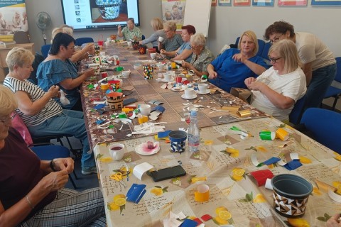 Warsztaty artystyczne dla seniorów - mozaika