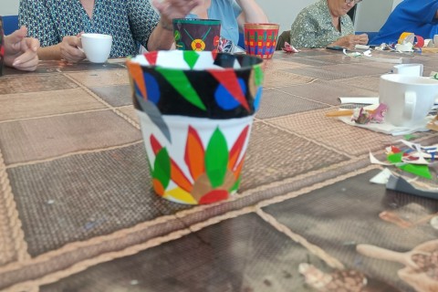 Warsztaty artystyczne dla seniorów - mozaika