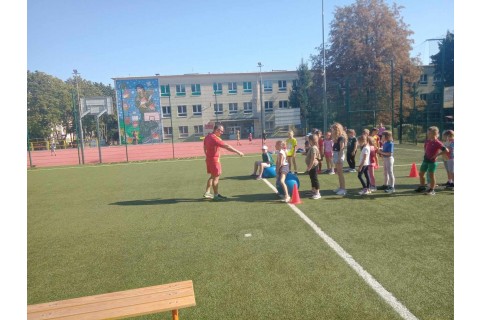 ZAJĘCIA SPORTOWE DLA DZIECI KLAS I - IV