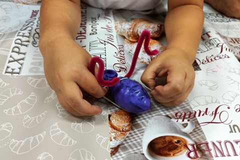 Bawmy się razem - zabawy sensoryczne dla rodziców z dziećmi w wieku 4-5 lat