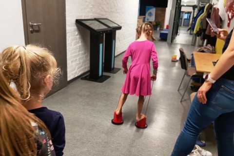 Bawmy się razem - zabawy sensoryczne dla rodziców z dziećmi w wieku 4-5 lat