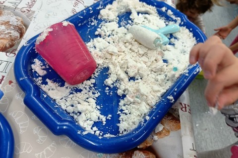 Bawmy się razem - zabawy sensoryczne dla rodziców z dziećmi w wieku 4-5 lat