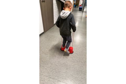 Bawmy się razem - zabawy sensoryczne dla rodziców z dziećmi w wieku 4-5 lat