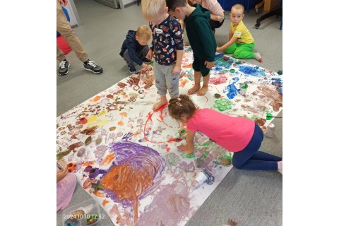 Bawmy się razem - zabawy sensoryczne dla rodziców z dziećmi w wieku 4-5 lat