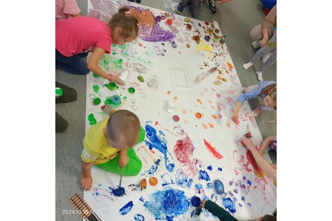 Bawmy się razem - zabawy sensoryczne dla rodziców z dziećmi w wieku 4-5 lat