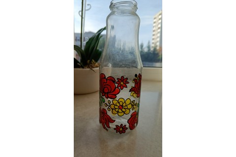 Warsztaty artystyczne dla seniorów - zdobiena wzorami ludowymi