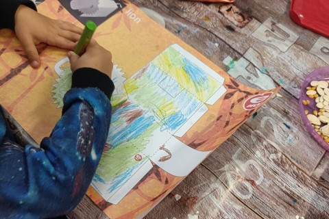 Bawmy się razem - zabawy sensoryczne dla rodziców z dziećmi w wieku 4-5 lat