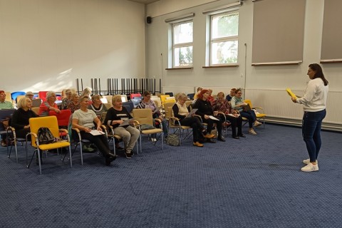 ĆWICZENIA PAMIĘCI I KONCENTRACJI SENIORÓW NA WESOŁO