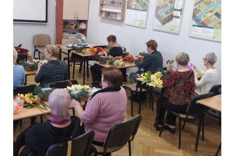 Warsztaty florystyczne dla seniorów - kompozycje na groby