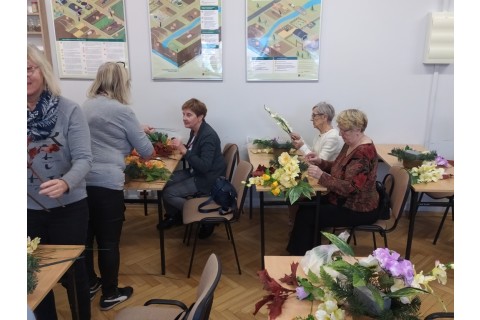Warsztaty florystyczne dla seniorów - kompozycje na groby