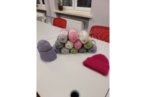 Warsztaty robienia na drutach dla początkujących