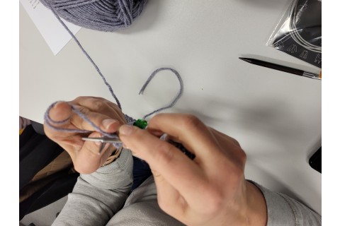 Warsztaty robienia na drutach dla początkujących