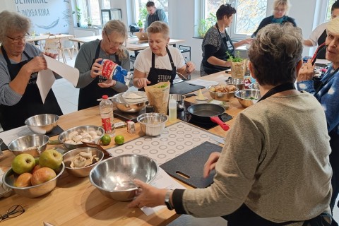 Warsztaty kulinarne dla seniorów - pierogi świata