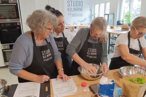 Warsztaty kulinarne dla seniorów - pierogi świata