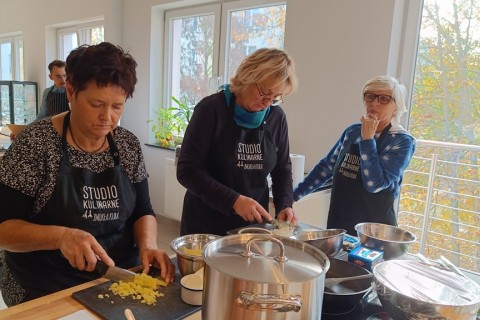 Warsztaty kulinarne dla seniorów - pierogi świata