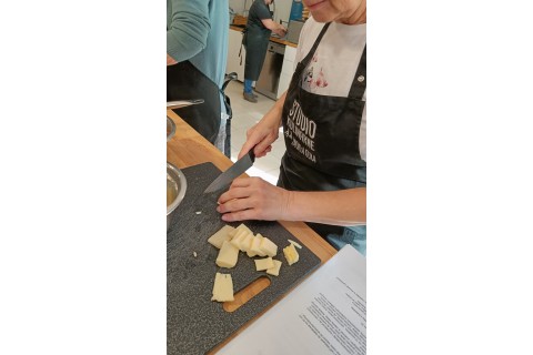 Warsztaty kulinarne dla seniorów - pierogi świata